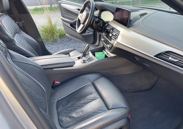 BMW Seria 5 cena 165000 przebieg: 64000, rok produkcji 2019 z Leszno małe 67